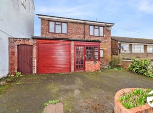 Detached house to rent in Brigstock Road, Belvedere, Bexley DA17
