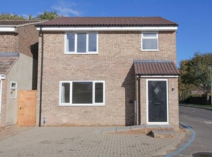 Detached house to rent in Lancaster Close, Bicester OX26