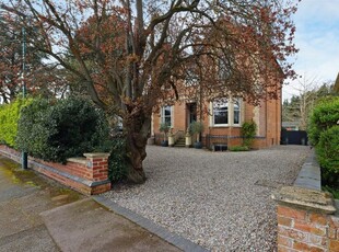 Detached house to rent in Painswick Road, Cheltenham GL50
