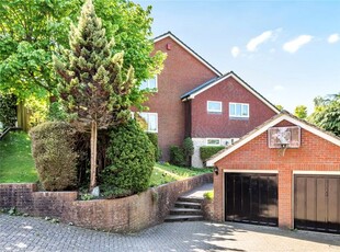 Detached house to rent in Turners Gardens, Sevenoaks, Kent TN13