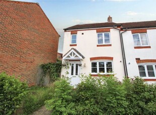 End terrace house to rent in Luker Drive, Petersfield, Hampshire GU31