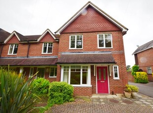 End terrace house to rent in Woodland Gardens, Hindhead GU26