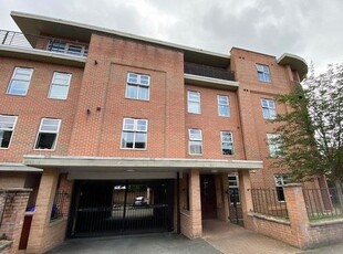 Flat to rent in Central Road, West Didsbury, Manchester M20
