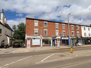 Flat to rent in Chilwell Road, Beeston, Nottingham NG9