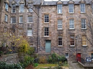 Flat to rent in Coinyie House Close, Edinburgh, Midlothian EH1