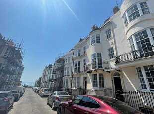 Flat to rent in Devonshire Place, Brighton BN2