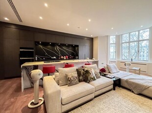 Flat to rent in Ennismore Gardens, Knightsbridge, London, London Borough Of Westminster SW7