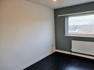 Flat to rent in Fiveways Parade, Stockport SK7