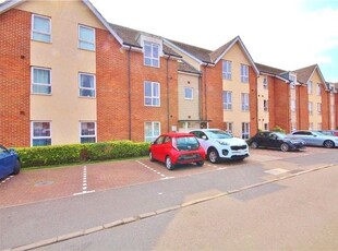 Flat to rent in Harrow Close, Addlestone, Surrey KT15