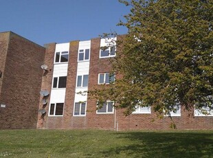 Flat to rent in Holywell Avenue, Folkestone, Kent CT19