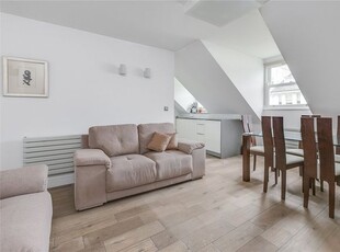 Flat to rent in Jade House, 12 Lancaster Grove NW3