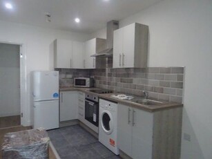 Flat to rent in Lee Street, Leicester LE1