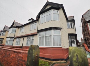 Flat to rent in North Drive, Wallasey CH45
