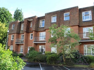 Flat to rent in Northfield Close, Northfield End, Henley-On-Thames, Oxfordshire RG9