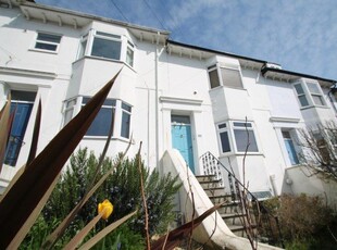 Flat to rent in Old Shoreham Road, Brighton BN1