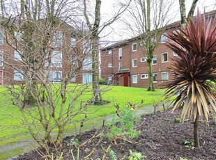 Flat to rent in Spathfield Court, Holmfield Close, Heaton Norris SK4