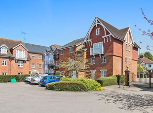 Flat to rent in Townfield Court, Horsham Road, Dorking, Surrey RH4