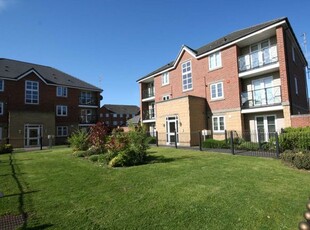 Flat to rent in Union Square, Great Sankey WA5