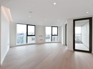Flat to rent in Westmark Tower, West End Gate W2
