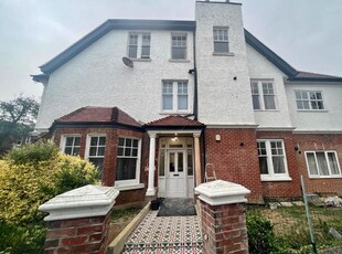 Flat to rent in Wilbury Villas, Hove, East Sussex BN3