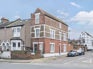 Link Detached House for sale - Charlton Road, SE3