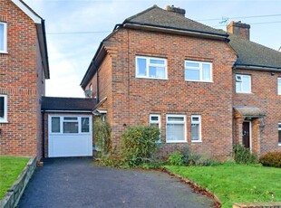 Link-detached house to rent in Grange Road, Sevenoaks, Kent TN13