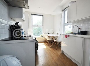 Maisonette to rent in Holloway Road, London N7