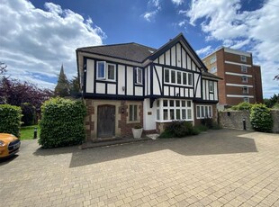 Mews house to rent in Tudor Gardens, Mill Road, Worthing BN11