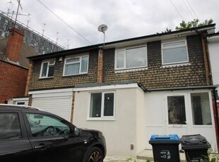 Property to rent in Midhurst Avenue, Croydon CR0