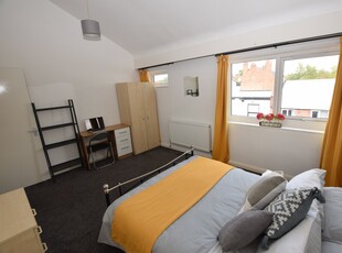 Room in a Shared Flat, Queen Street, CH1