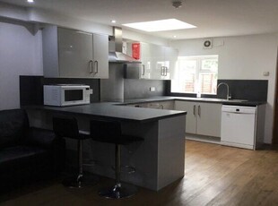 Room to rent in Heeley Road, Birmingham B29