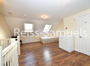 Semi-detached house to rent in Ambassador Square, Canary Wharf, Isle Of Dogs, Docklands, London E14