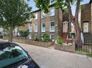 Semi-detached house to rent in Buckingham Road, De Beauvoir N1