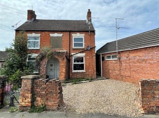 Semi-detached house to rent in London Road, Sleaford, Lincolnshire NG34