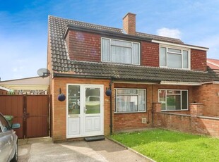 Semi-detached house to rent in Seacourt Road, Langley, Slough SL3