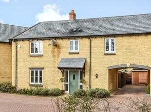 Semi-detached house to rent in Woodstock, Oxfordshire OX20