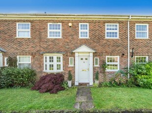 Terraced house to rent in Bath Road, Reading RG1