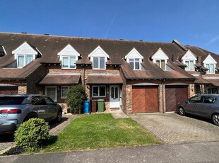 Terraced house to rent in Canute Road, Faversham ME13