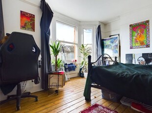Terraced house to rent in Queens Park Road, Brighton, East Sussex BN2