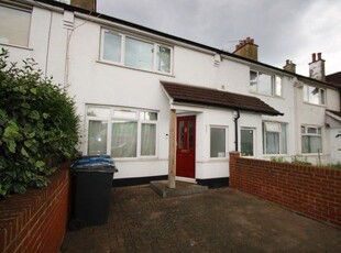 Terraced house to rent in Thornton Road, Croydon CR0