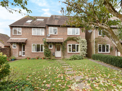 4 bedroom property for sale in Heathcote Place, Hursley, SO21