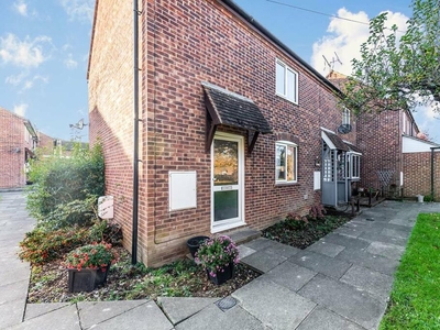 3 bedroom end of terrace house for rent in Bishops Way, Canterbury, Kent, CT2