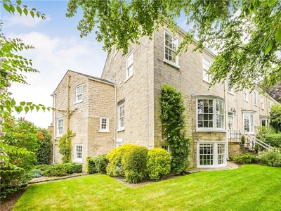 4 bedroom end of terrace house for sale in High Street, Boston Spa, Wetherby, West Yorkshire, LS23