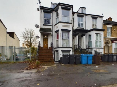 2 Bedroom Flat For Sale In Hull, East Riding Of Yorkshire