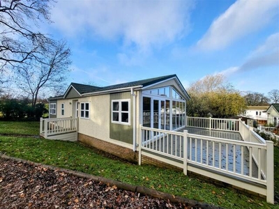 2 Bedroom Park Home For Sale In Burnham Green Road