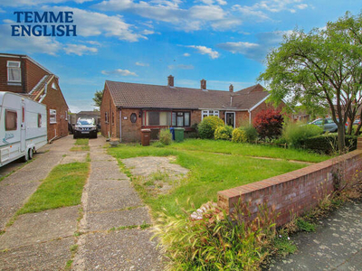 2 Bedroom Semi-detached Bungalow For Sale In Stanford-le-hope, Essex