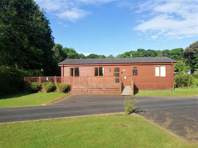 3 Bedroom Lodge For Sale In Whitstone