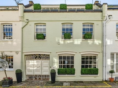 3 Bedroom Mews Property For Rent In London