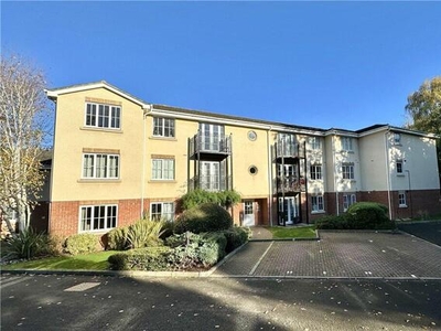 3 Bedroom Penthouse For Sale In Woking, Surrey