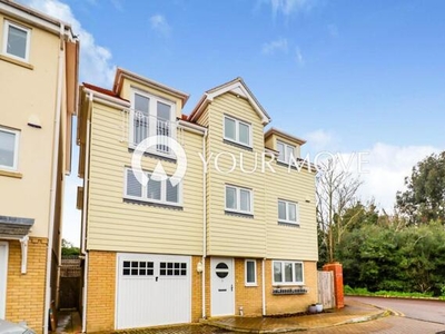 4 Bedroom Detached House For Sale In Broadstairs, Kent